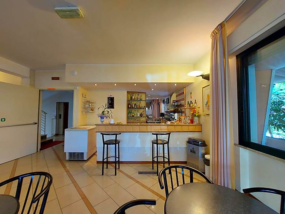 Hotel Joli