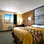 Super 8 by Wyndham Cedar Rapids