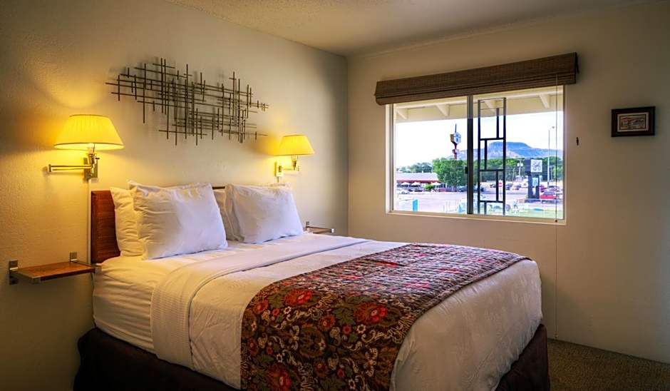 Roadrunner Lodge Motel