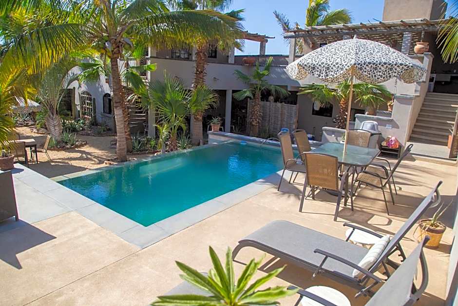 Pure Baja Private Suites-Upscale Property with Infinity Pool and Lush Gardens