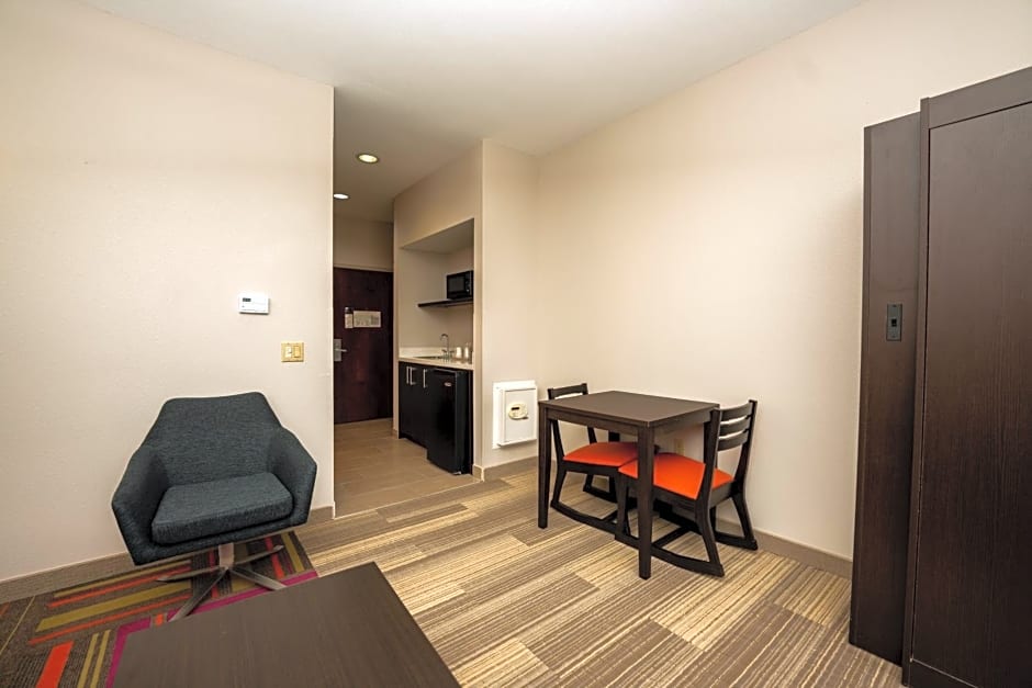 Holiday Inn Express Hotel & Suites Deer Park