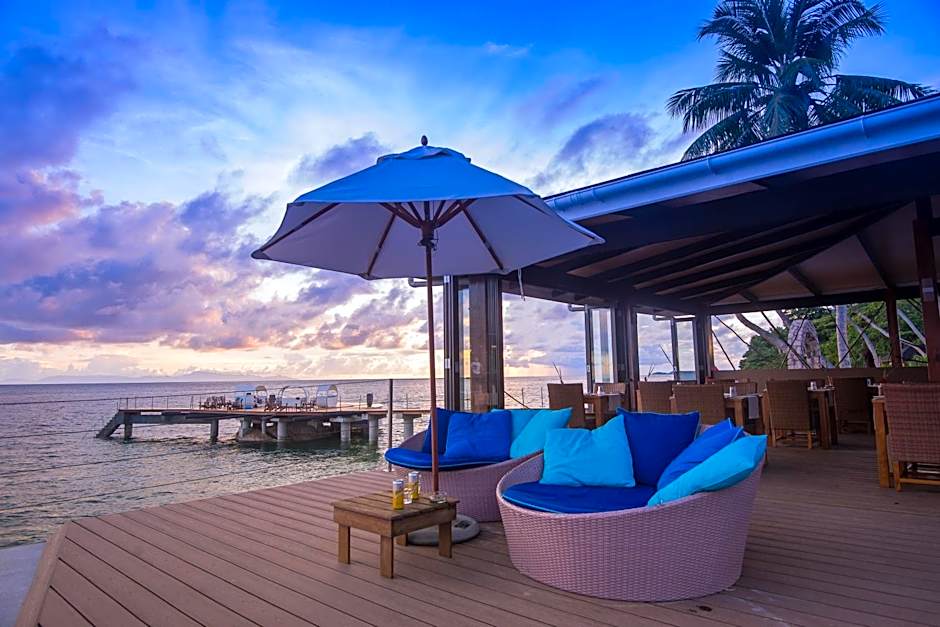 Coco de Mer and Black Parrot Suites