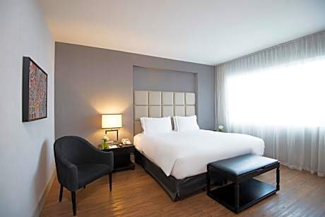 Deluxe Queen Room