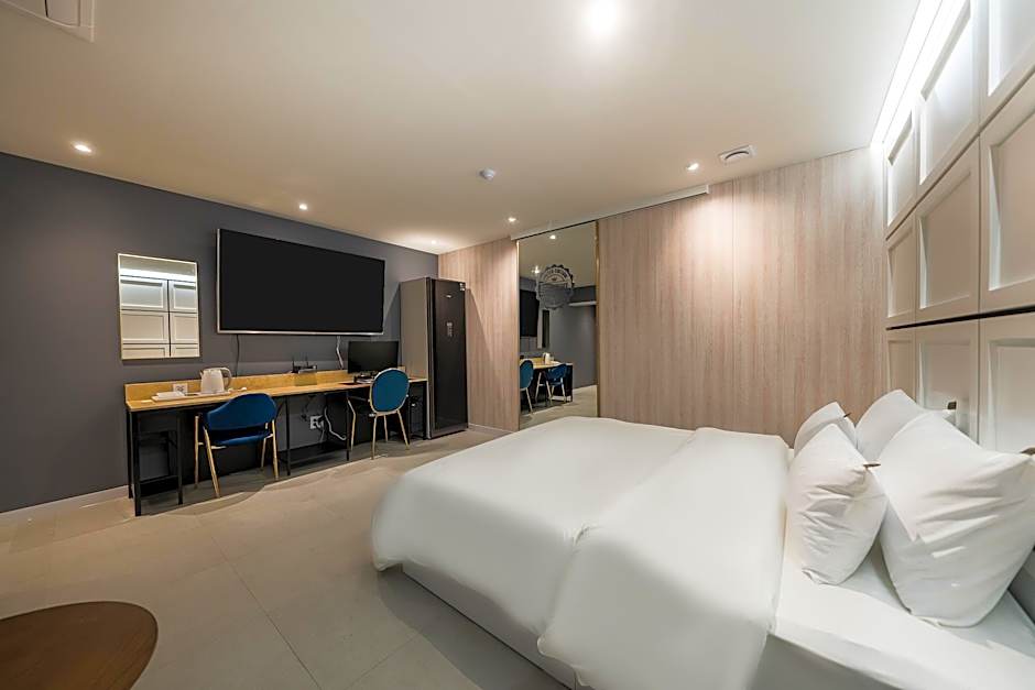 Hotel Millennium