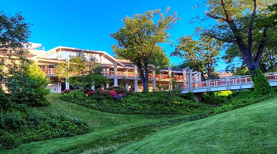 Ashland Hills Hotel & Suites