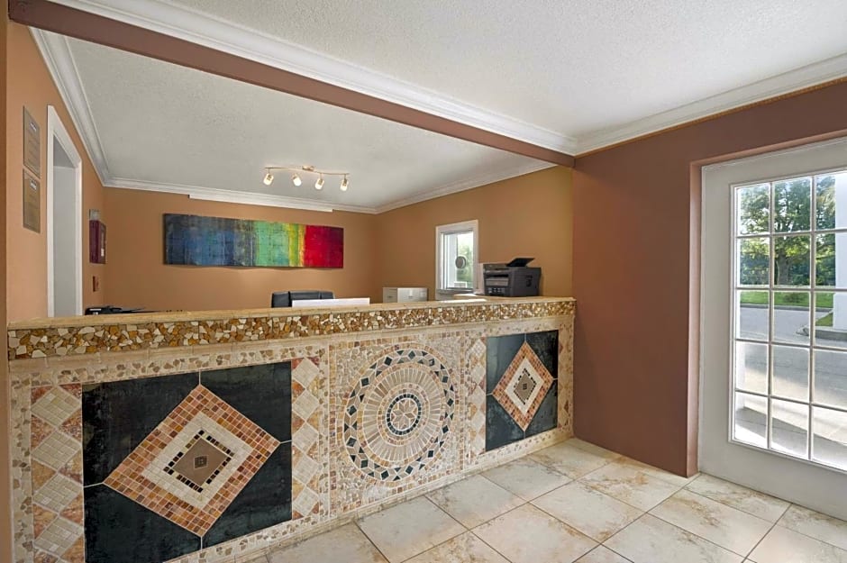 Travelodge by Wyndham Ocean Springs
