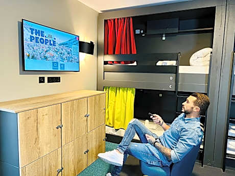 Bed in 6-Bed Mixed Dormitory Room