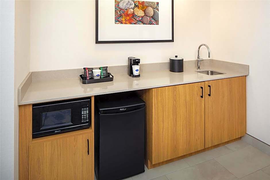 Hampton Inn By Hilton Nashua