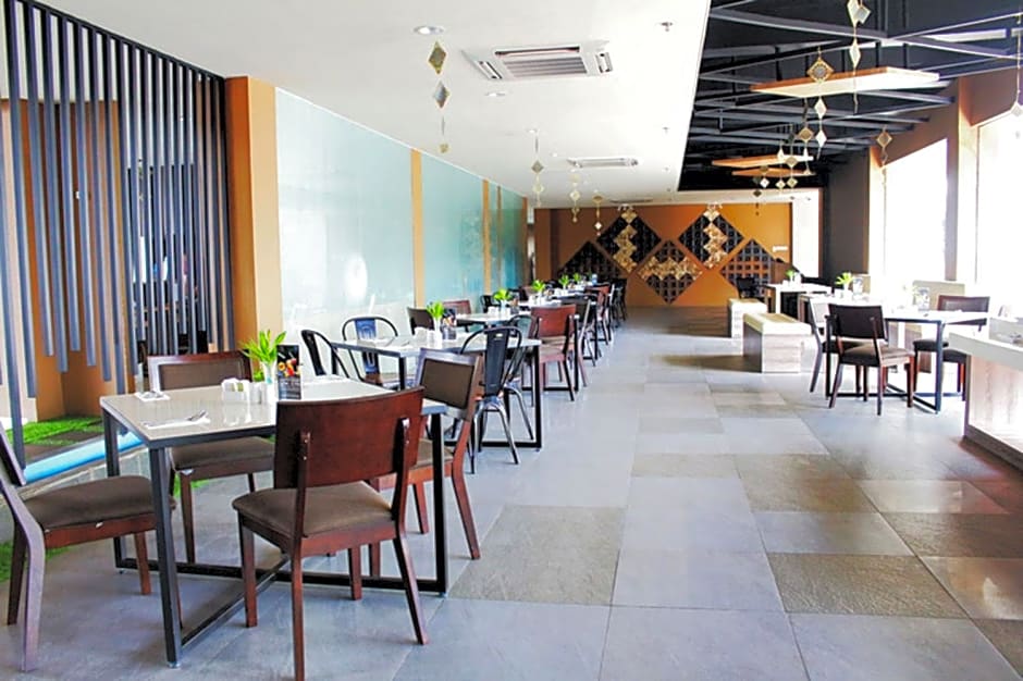 Front One Akshaya Hotel Karawang