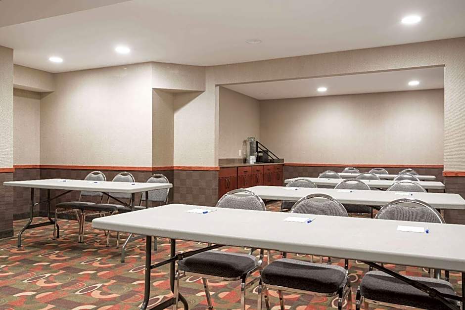 Baymont by Wyndham Eau Claire WI