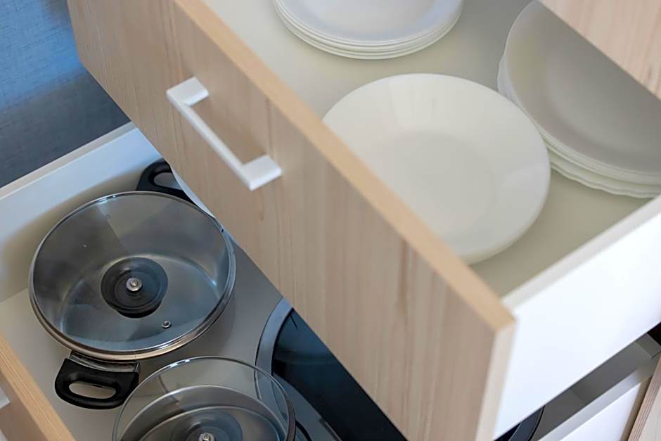 BURSZTYN - BERNSTEIN APARTMENTS