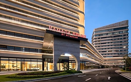 Ramada by Wyndham Maoming Dianbai