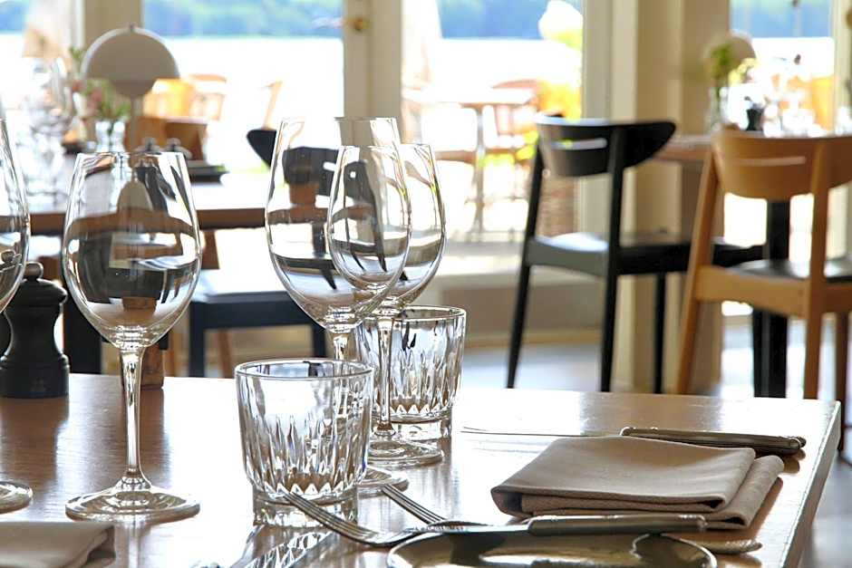 Sixtus Sinatur Hotel & Konference