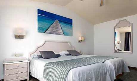 Double or Twin Room with Terrace