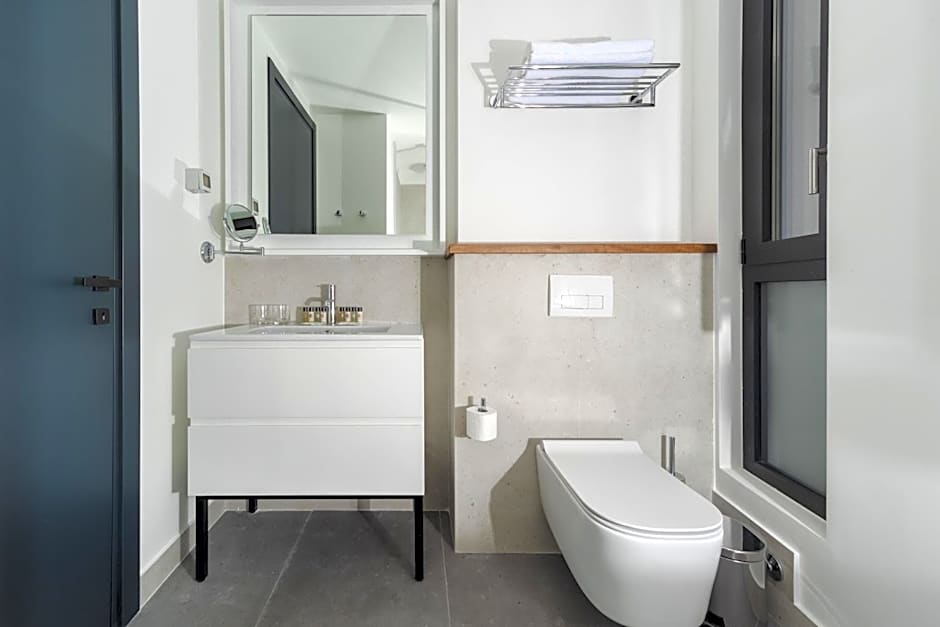 Boutique Hotel Shell