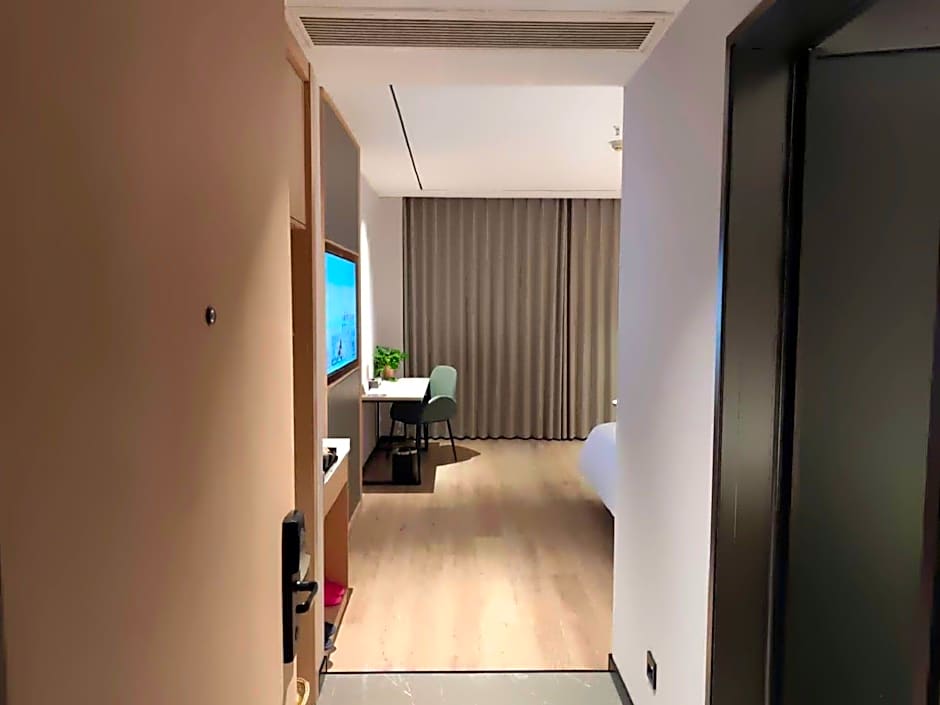 GreenTree Inn JiangSu Wuxi Jiangyin Huashi Avenue Huaxi Village Business Hotel