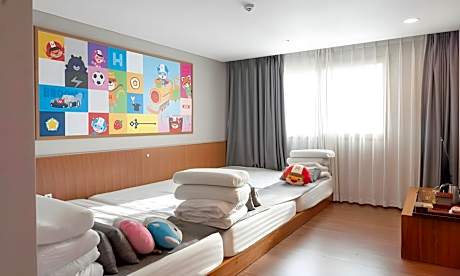 Premium Kids Suite (6 people)