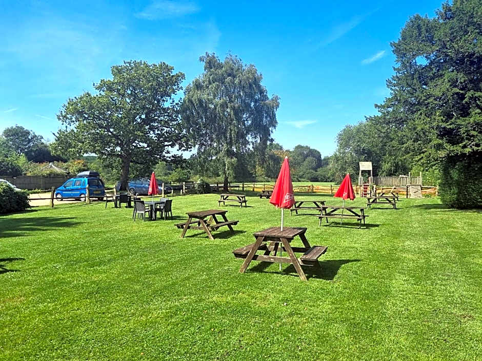 The Red Lyon Slinfold