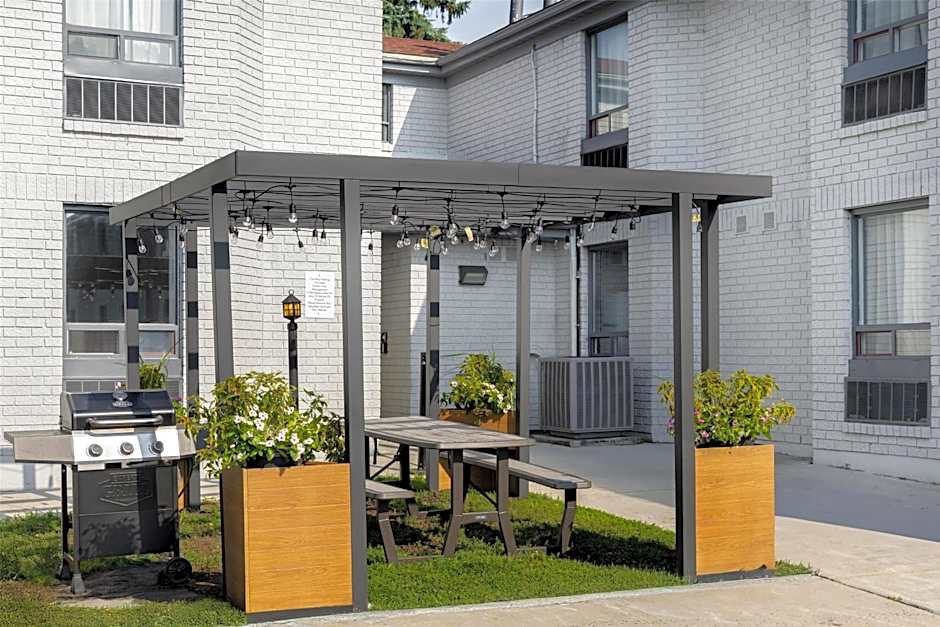 Spark by Hilton Brockville