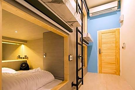 Capsule Female Lower Bed