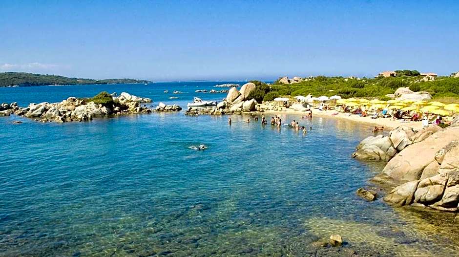 Residence with private beach in Marinella