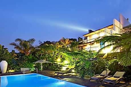 Days At Sea Beach Lodge