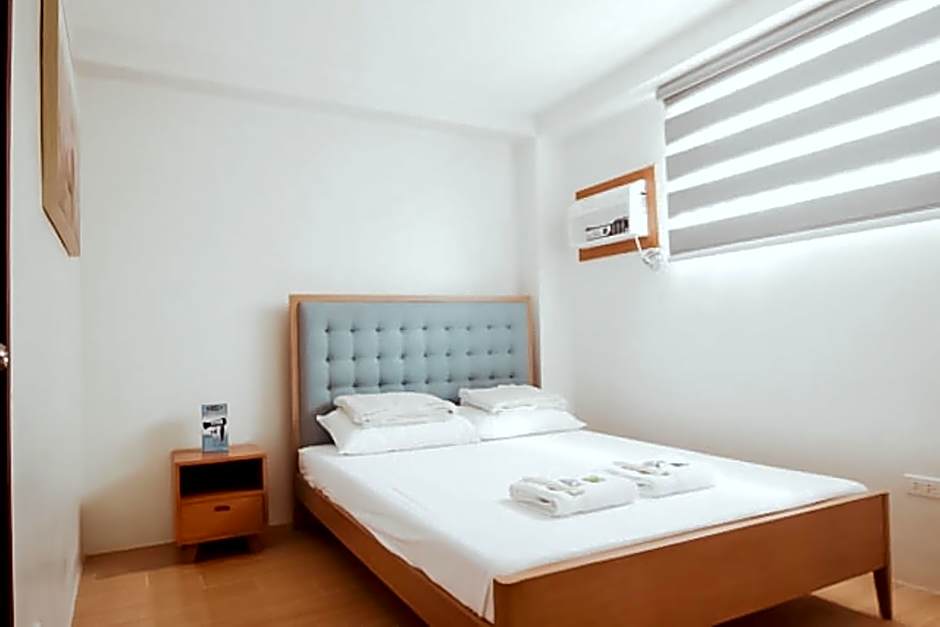 Photo 1 of 1 of Standard 1 Queen Bed