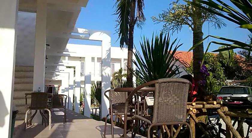 Baan Chom Jan Suan Phung