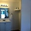 Spinnaker Inn of Naples