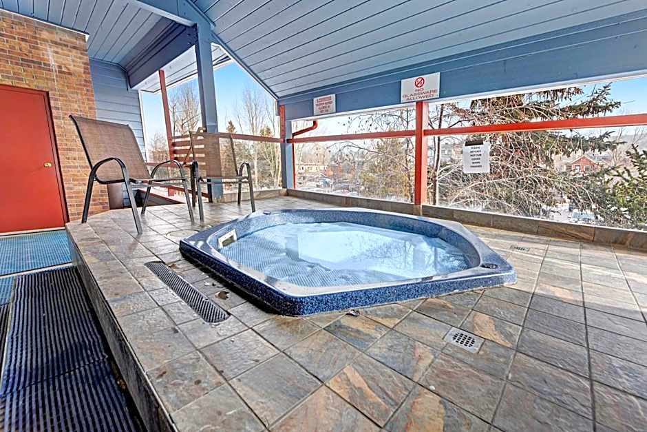 River Mountain Lodge