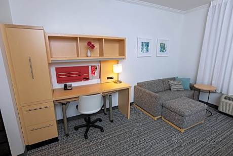 Studio, 1 King Bed with Sofa bed (1 King Bed and 1 Double Sofa Bed)