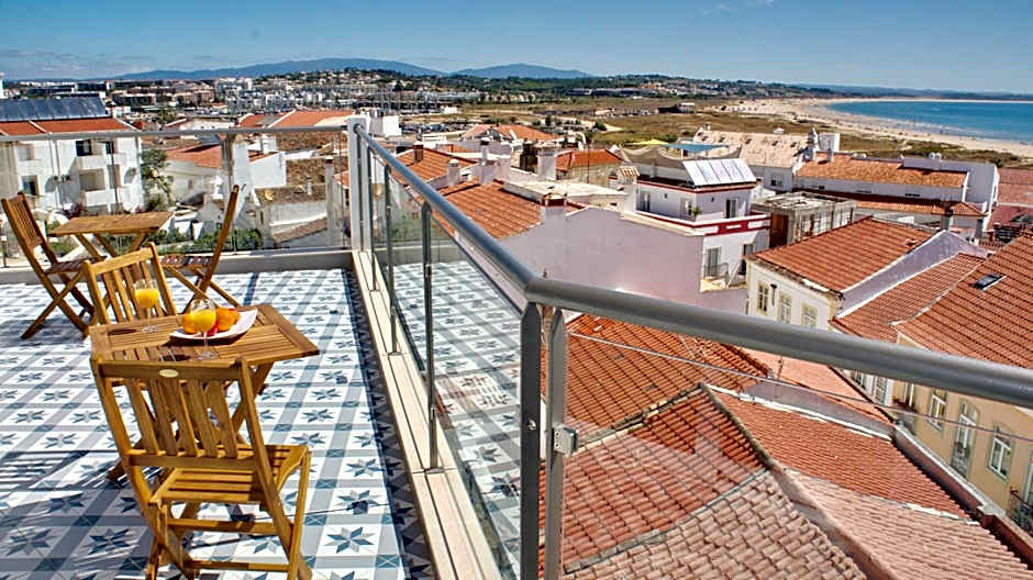 Topcity Hostel & Suites