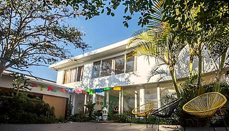 Lost in San Jose Hostel & Suites