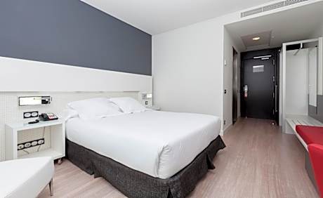 Premium Double Room with free airport shuttle