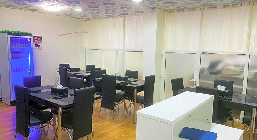 OYO 271 Parasol Hotel