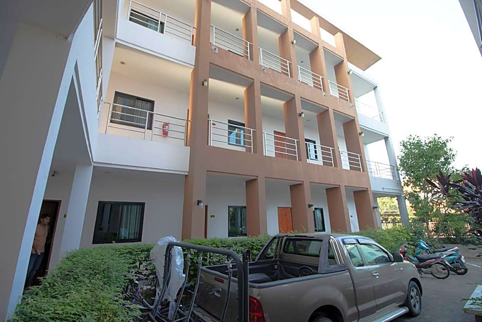 Somsamai Style Apartment