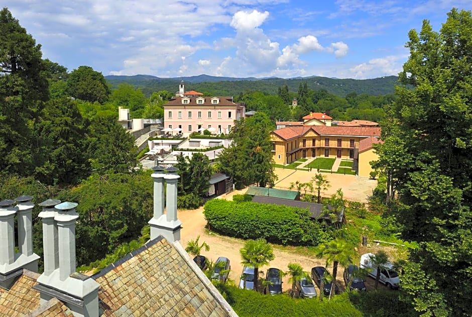 Castello Dal Pozzo Hotel