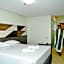 Travelite Hotel Legarda