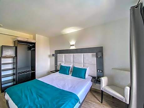 Double Room with Pool View