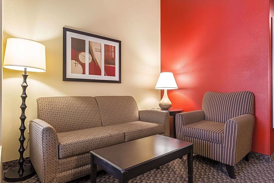 Comfort Suites Charleston West Ashley