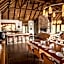 Tshwene Lodge