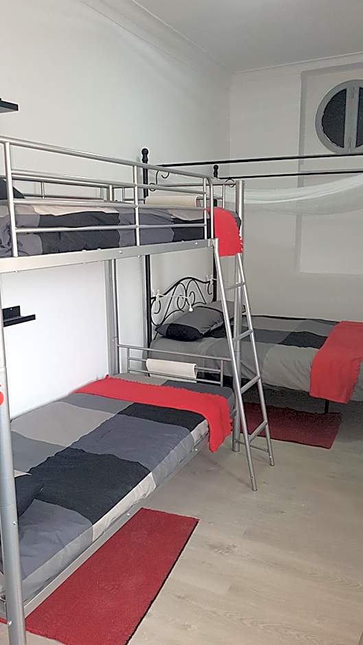 Lisbon Hostel Terminal 3