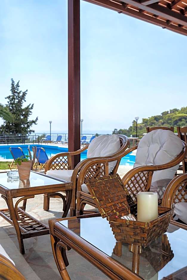 Stafylos Suites & Boutique hotel