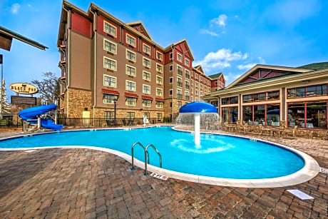 Black Fox Lodge Pigeon Forge, Tapestry Collection by Hilton