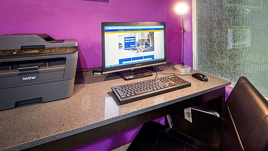 Best Western Plus Dilley Inn & Suites