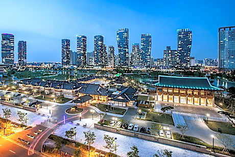 Gyeongwonjae By Walkerhill
