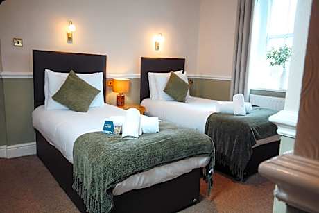 Twin Room with Shower