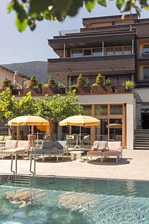 Mari Pop Hotel