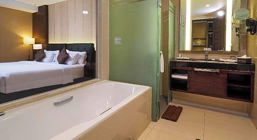 Grand Mercure Solo Baru