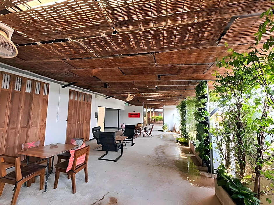 The 8 Factory Hotel Phitsanulok